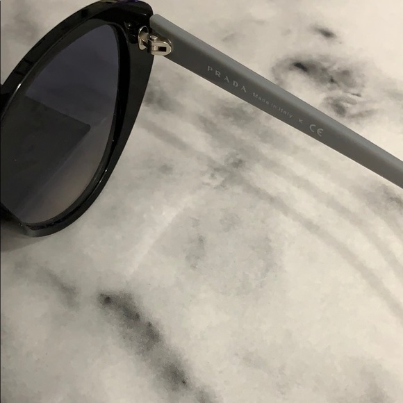 PRADA SUNGLASSES - Picture 3 of 7